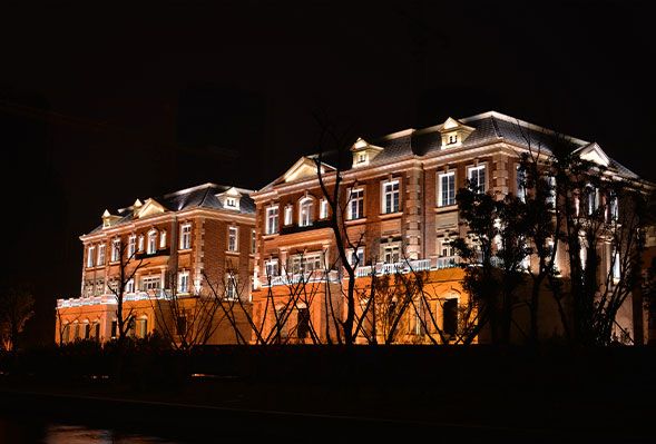 apartment facade lighting