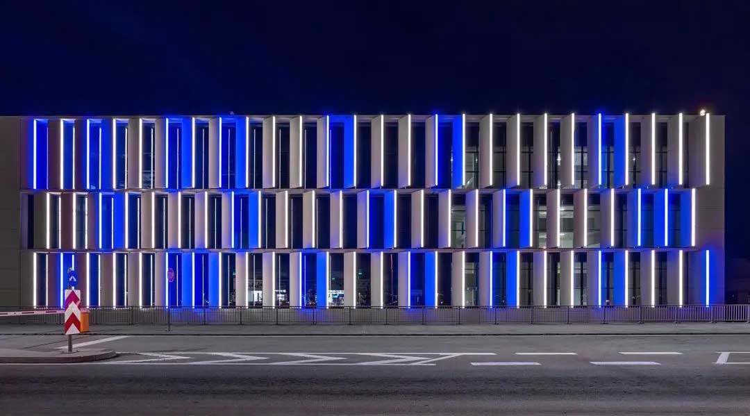 facade lighting